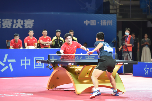 相比之下 相比之下